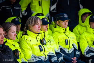 Valsts policijas amatpersonas un kadeti