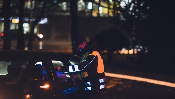 Valsts policija kontrolē mājsēdi