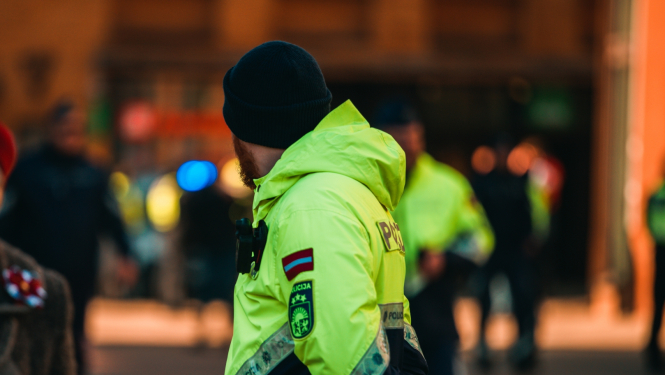 Policists formā