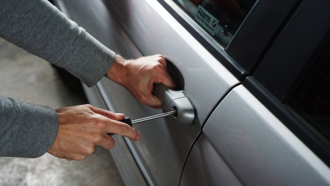 No autoservisa nozagtu automašīnu atrod ar GPS signāla palīdzību