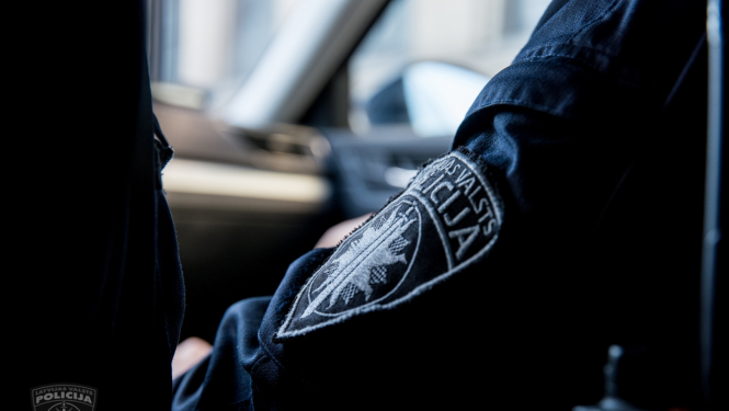 policija