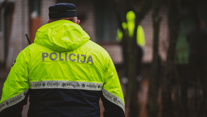 Policists formā