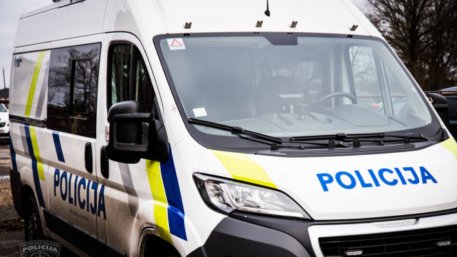 policijas mašīna