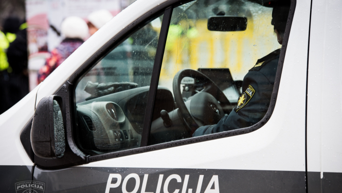 policija