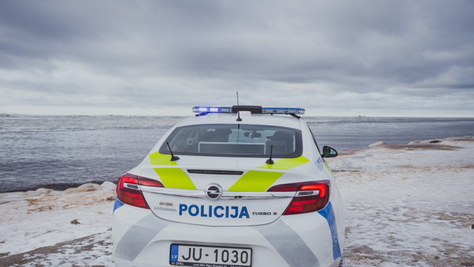 Daugava, policijas mašīna