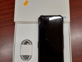 Mobilais telefons "BLACKVIEW" iepakojumā. Atrašanās vieta.