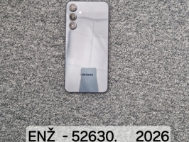 Mobilais telefons "Samsung" melnā krāsā.