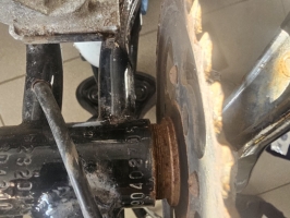 VELOSIPĒDS "ROMET ANGEL" AR SIEVIEŠU TIPA RĀMI MELNĀ KRĀSĀ, BALTI DUBĻUSARGI, MELNS SĒDEKLIS, MELNI ROKTURI, BEZ PIEDZIŅAS ĶĒDES, AR RĀMJA NUMURU: ZM190408705.