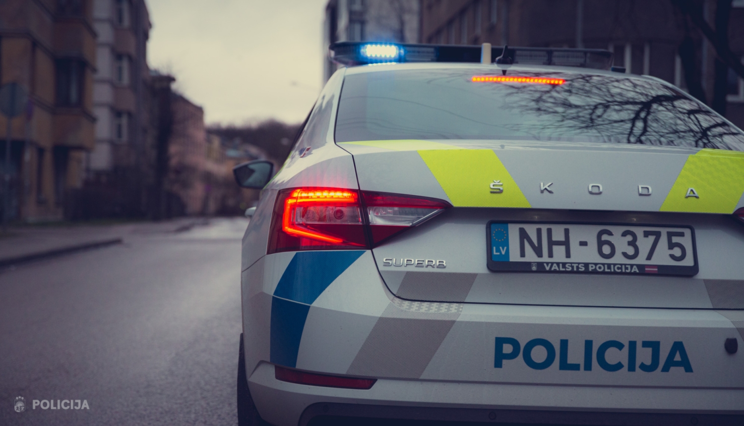 Valsts policijas automašīna