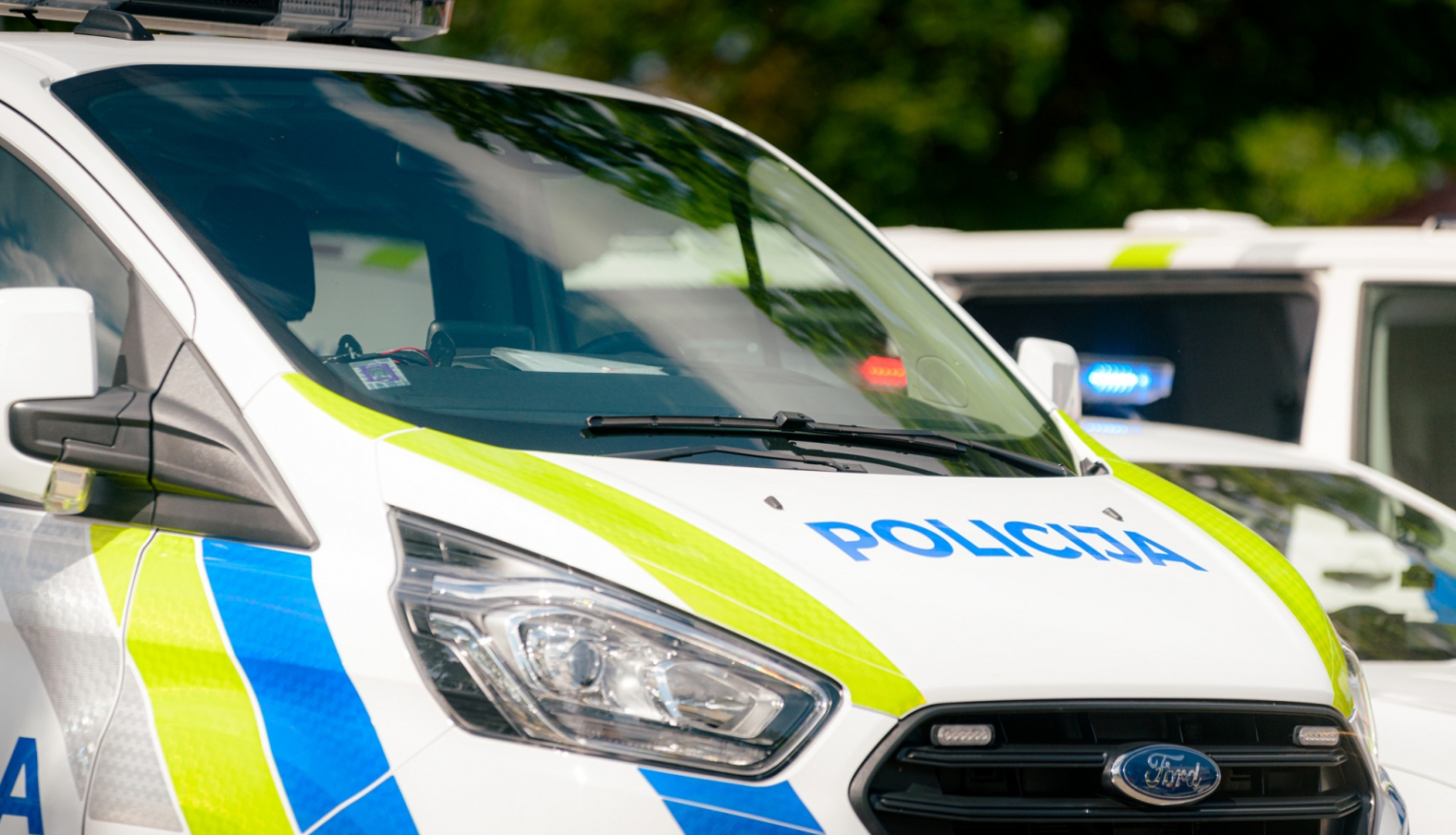 policijas mašīna
