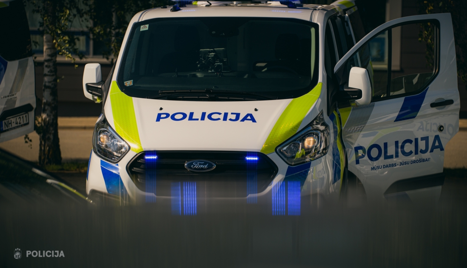 valsts policijas dienesta automašīna
