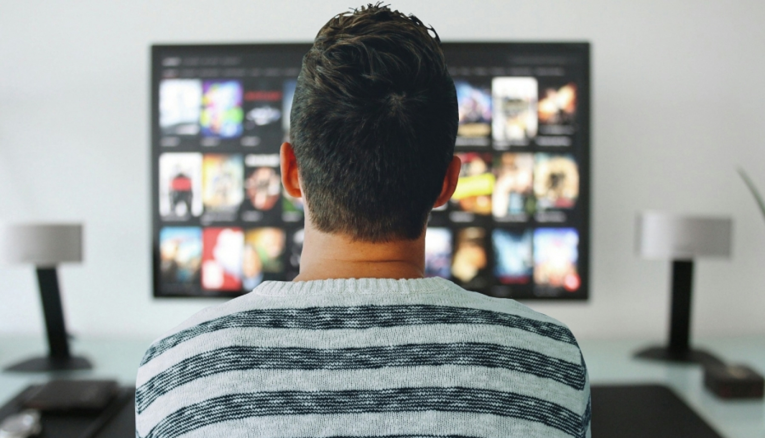 Valsts policija kriminālvajāšanai nodevusi lietu par nelicencēti publiskotām filmām
