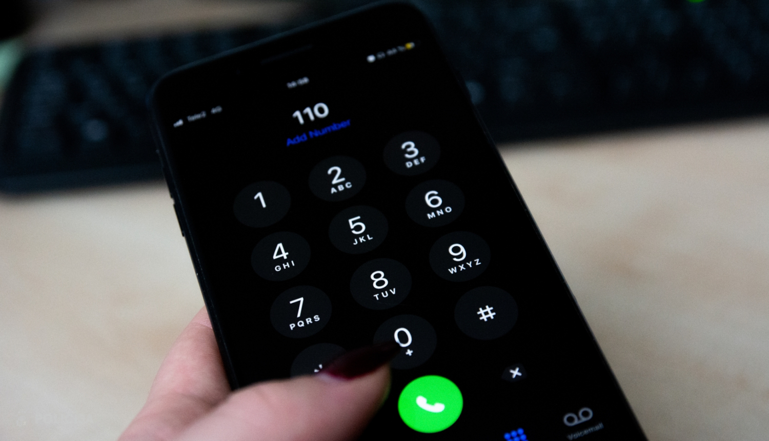 "110" telefona ekrānā