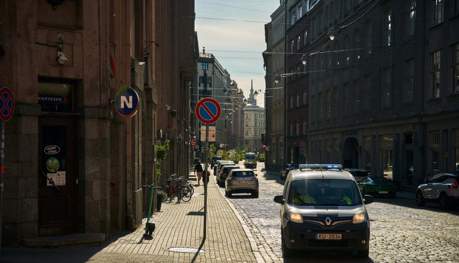 policijas mašīna
