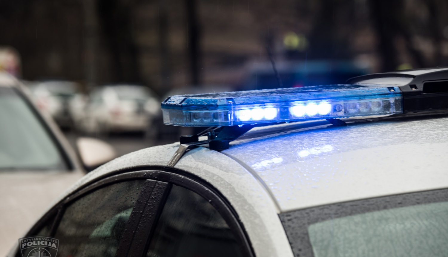 policijas automašīnas bākugunis