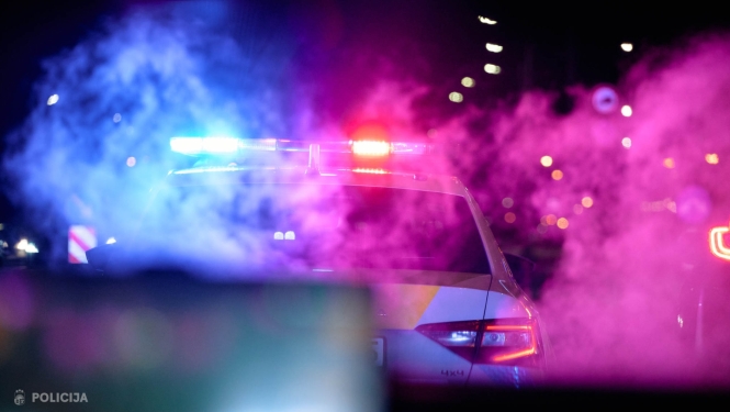 valsts policijas dienesta automašīnas bākugunis
