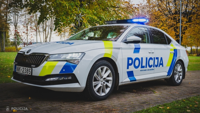 valsts policijas dienesta automašīna