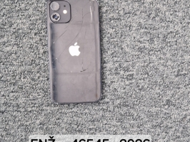 Mobilais telefons "iPhone" melnā krāsā.