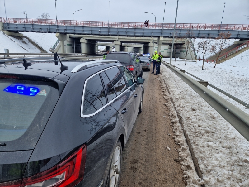 Valsts policijas un Lietuvas Utenas Galvenā komisariāta darbinieki