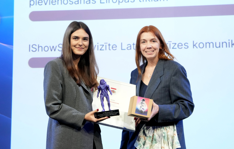 Valsts policijas Sabiedrisko attiecību nodaļas pārstāve un žurijas pārstāve