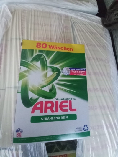 Likumsargi Rīgā konstatē veļas mazgāšanas produktu “Ariel” viltošanas vietu