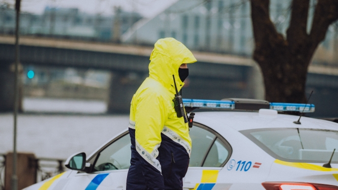 policijas darbinieks