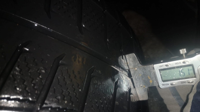 Automašīnas riepu protektora pārbaude