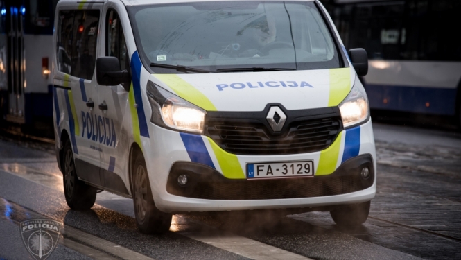 Par laupīšanu no pārtikas veikala Stopiņu novadā aizturējām vīrieti