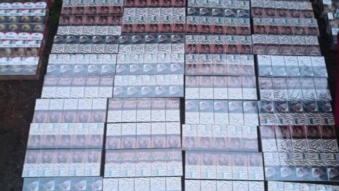 Par nelegālo cigarešu tirgošanu rīdziniekiem un Salaspils apkārtnes iedzīvotājiem aizturēts vīrietis