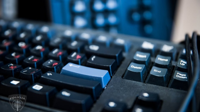 Aizturēts interneta sludinājuma autors, kurš apkrāpis vairākus iedzīvotājus