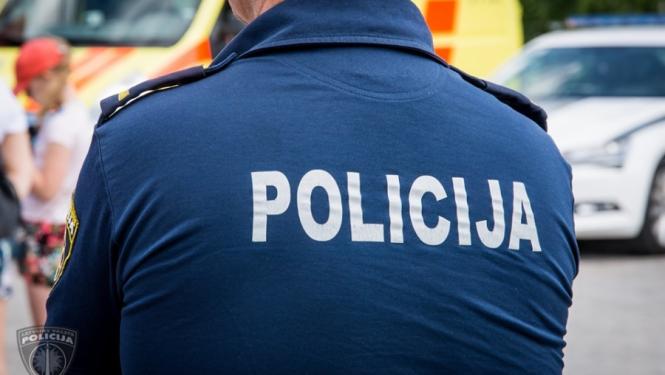 Par Vecmīlgrāvī izdarītu noziegumu sēriju aizturēti vīrieši; viens no viņiem mēģinājis izdarīt slepkavību