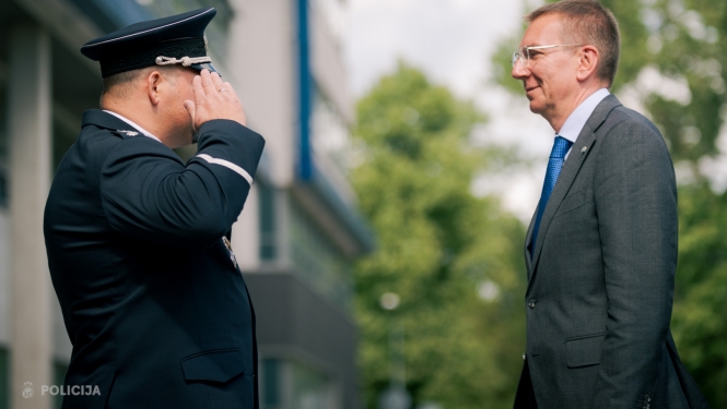 Valsts policijas priekšnieks Armands Ruks un Valsts prezidents Edgars Rinkēvičs