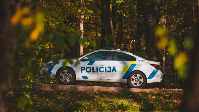 policijas mašīna