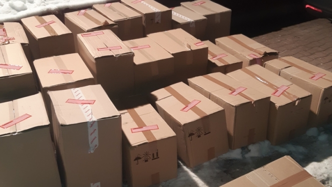 automašīnā atrastas vairāk nekā 230 tūkstoši nelegālo cigarešu