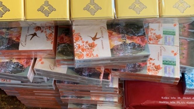 Rīgā aizturēta ar nelegālo cigarešu apriti saistīta persona
