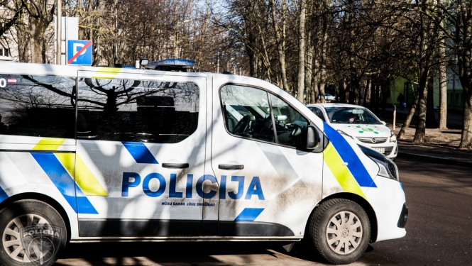 policijas mašīna