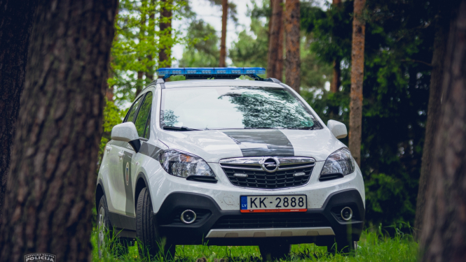 policijas mašīna