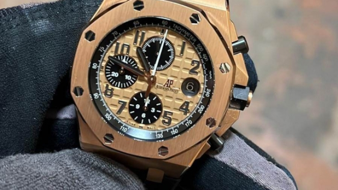 Vērtīgs pulkstenis