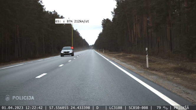Policija aptur  “BMW” vadītāju, kurš pa Tallinas šoseju brauca ar 212 km/h