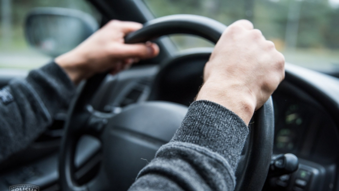 Policisti atklāj automašīnas zādzību Bolderājā