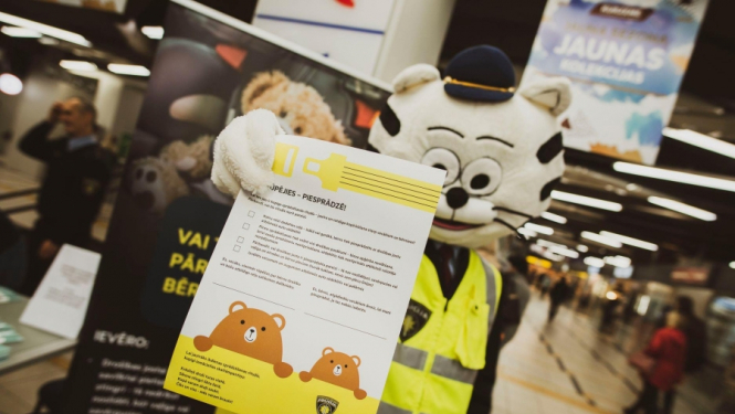 Aptuveni 40% autovadītāji Latvijā ir pārvadājuši bērnu bez autosēdeklīša vai paliktņa