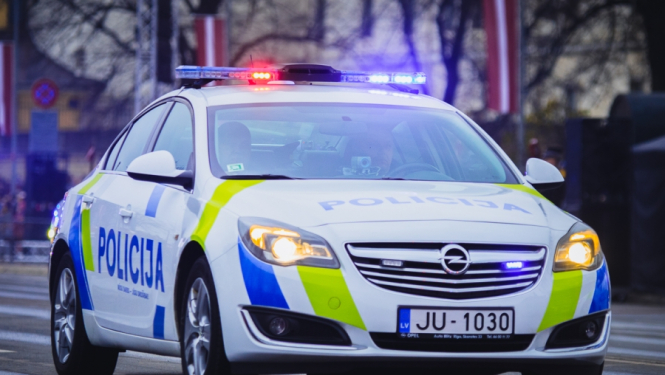 Autovadītāji turpmāk nevarēs atteikties no pūšanas alkometrā