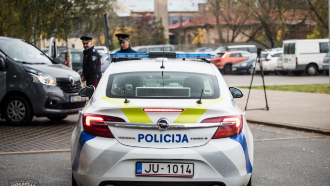 Valsts policija pabeidz izmeklēšanu kriminālprocesos par automašīnu zādzībām un vadīšanu reibumā, bez tiesībām