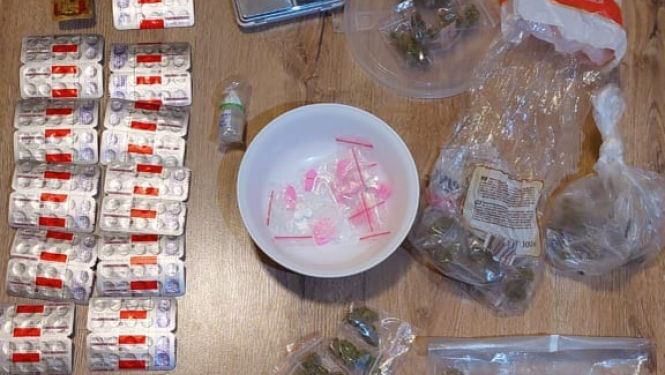 Likumsargi aiztur ārvalsts pilsoni par narkotisko vielu tirdzniecību “Telegram” kanālā