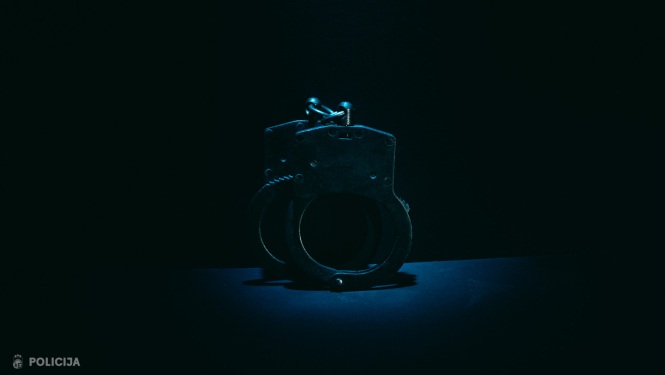 Valsts policija aiztur vīrieti saistībā ar dzimumnoziegumu pret nepilngadīgo