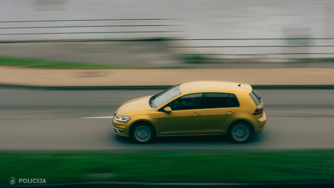 Braucoša automašīna