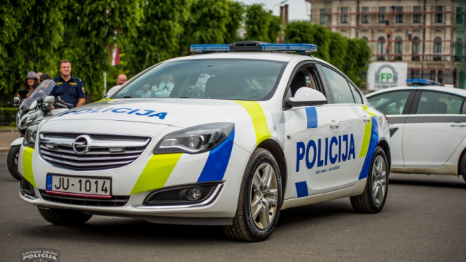 Aizturēta trīs personu grupa par dzīvokļu apzagšanu sēriju Pārdaugavā un Ķengaragā