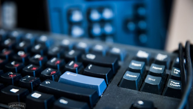 Valsts policija pabeidz izmeklēšanu lietā par interneta vidē izplatītajām ar drošības apdraudējumiem saistītām viltus ziņām