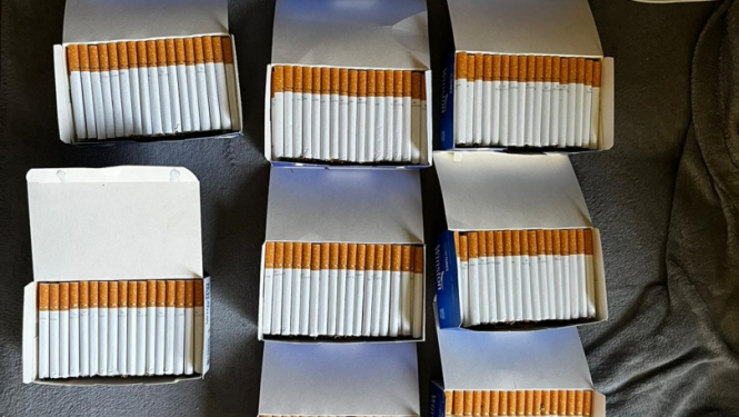 Rēzeknē un Viļānos likumsargi konfiscē ievērojamu daudzumu smēķējamās tabakas un cigarešu izgatavošanas iekārtas