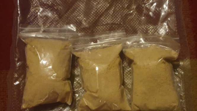 Policisti Rīgā aiztur vīrieti un atsavina aptuveni 200 gramu amfetamīna